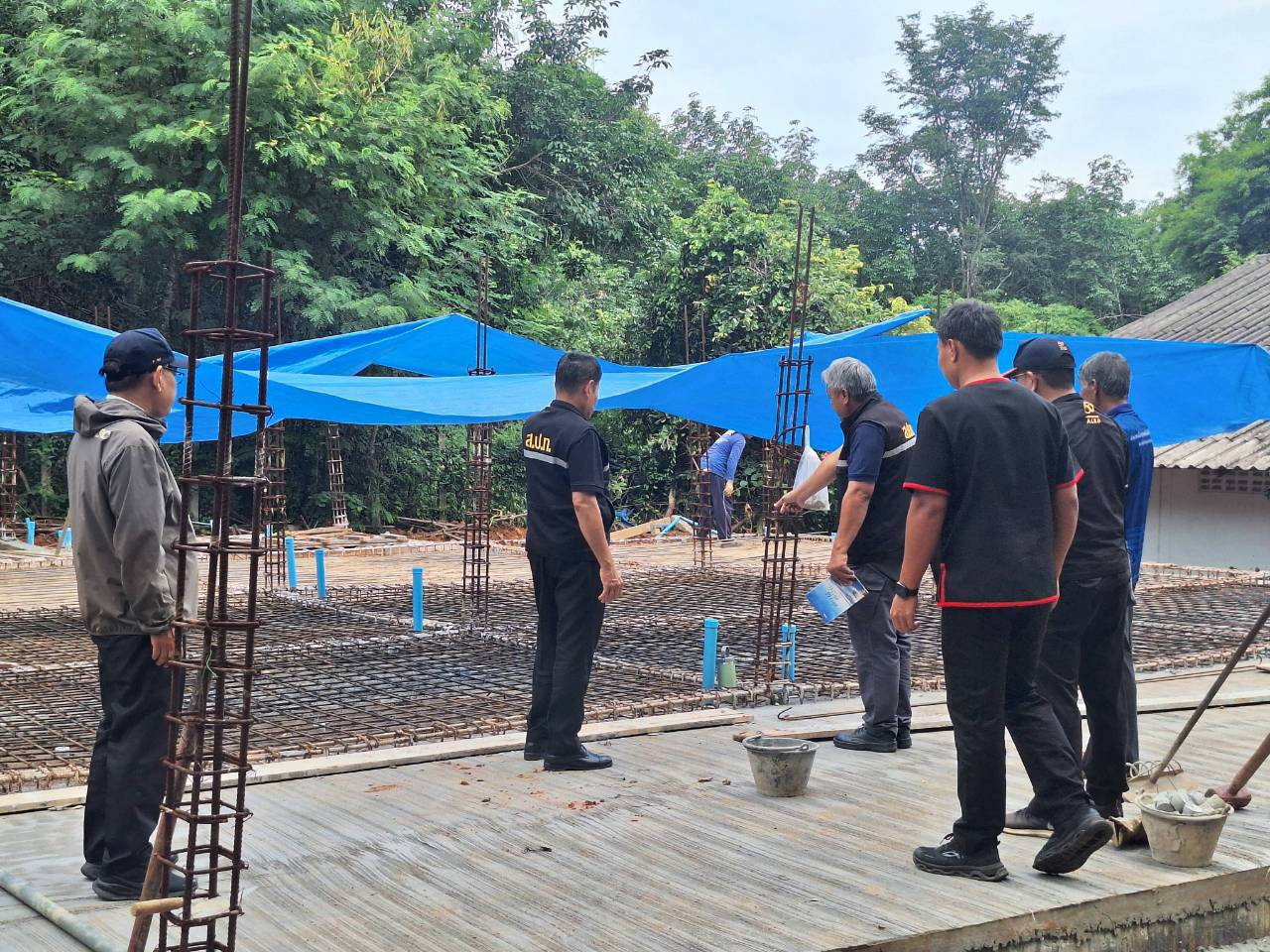 title - ผู้ตรวจราชการ ส.ป.ก. ลงพื้นที่จังหวัดสกลนคร ประชุมติดตามความก้าวหน้าผลการดำเนินงาน พร้อมตรวจเยี่ยมให้กำลังใจเกษตรกรในเขตปฏิรูปที่ดิน 